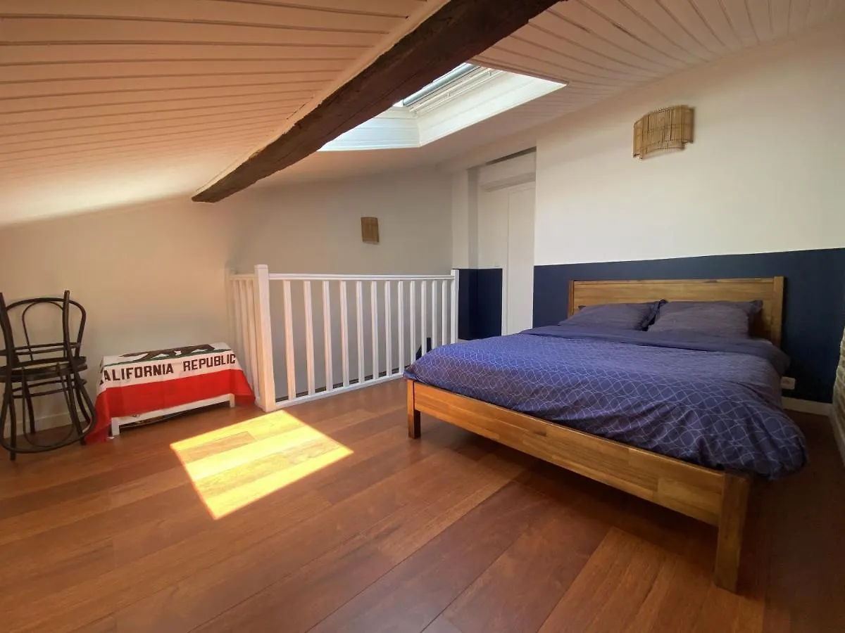 Appartement Le Saint Cyp - Briques Et Charme A Toulouse 0*,  France